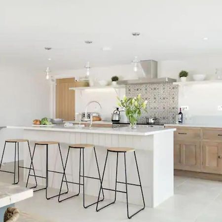 Stone Barn, Contemporary Barn Conversion Cheltenham Bagian luar foto