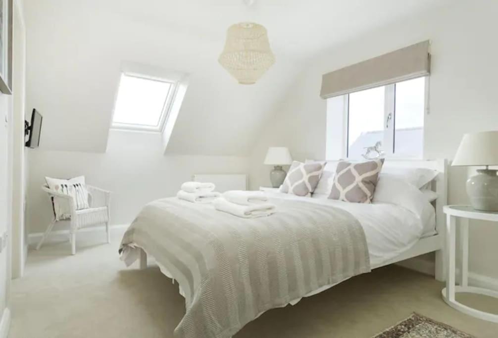 Stone Barn, Contemporary Barn Conversion Cheltenham Bagian luar foto