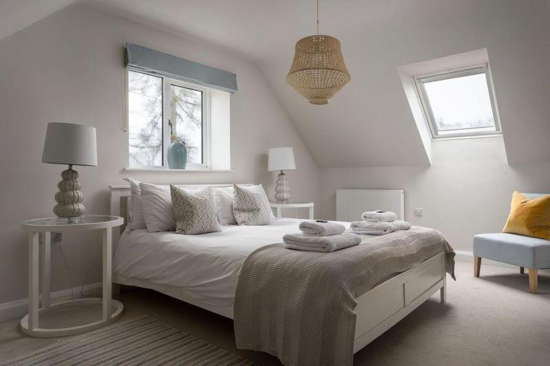 Stone Barn, Contemporary Barn Conversion Cheltenham Bagian luar foto