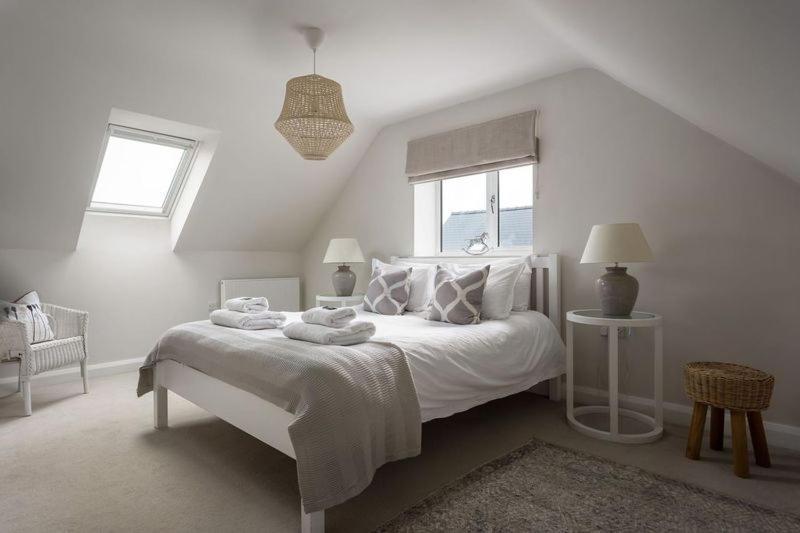 Stone Barn, Contemporary Barn Conversion Cheltenham Bagian luar foto